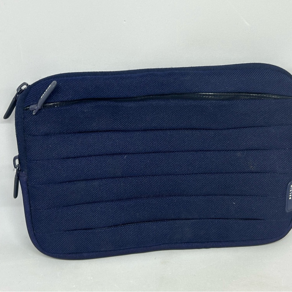 Belkin Darkβ Blue Universal Pleat Sleeve E-Reader Case F8N401